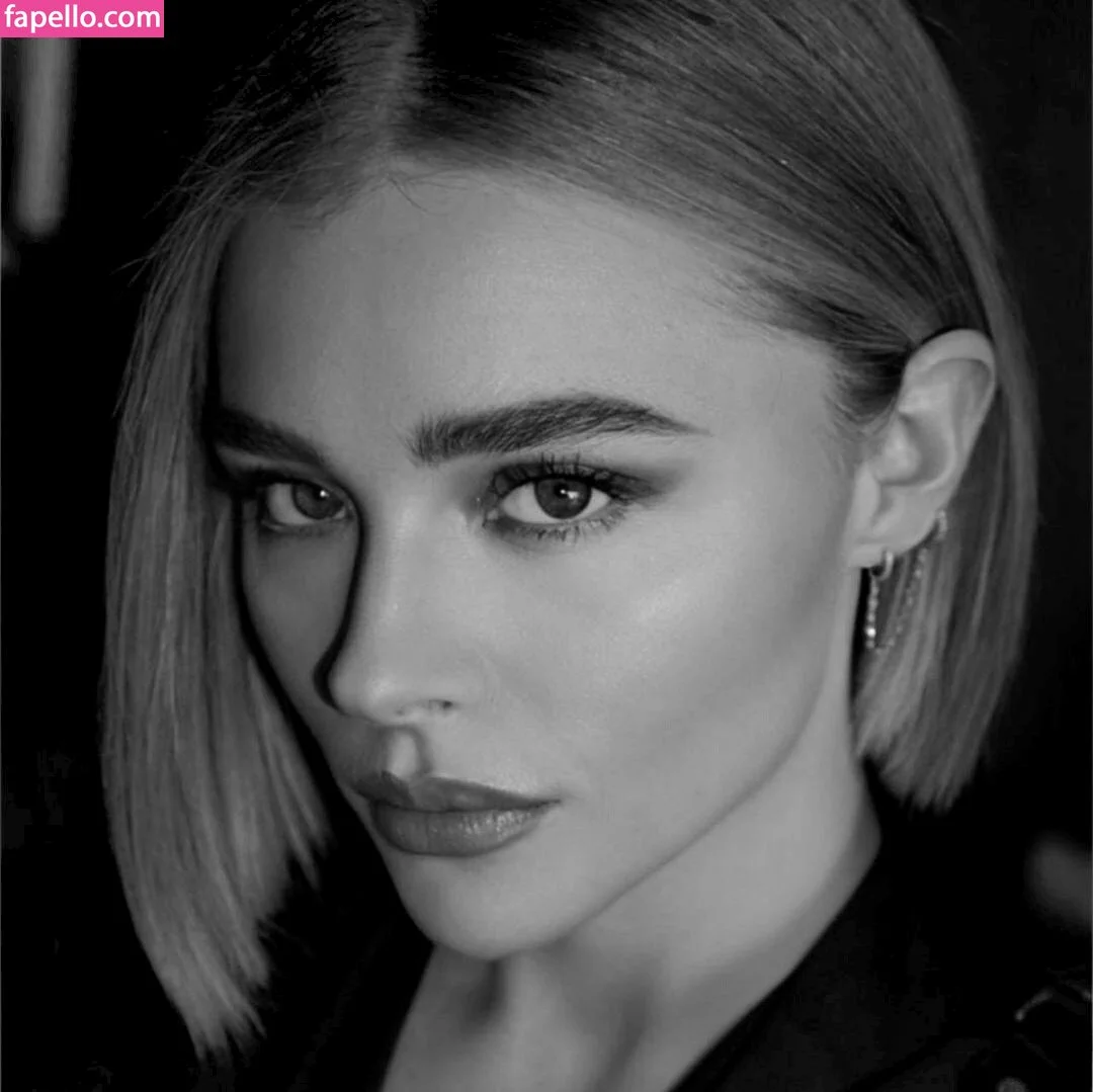 Chloë Grace Moretz Onlyfans Photo Gallery 