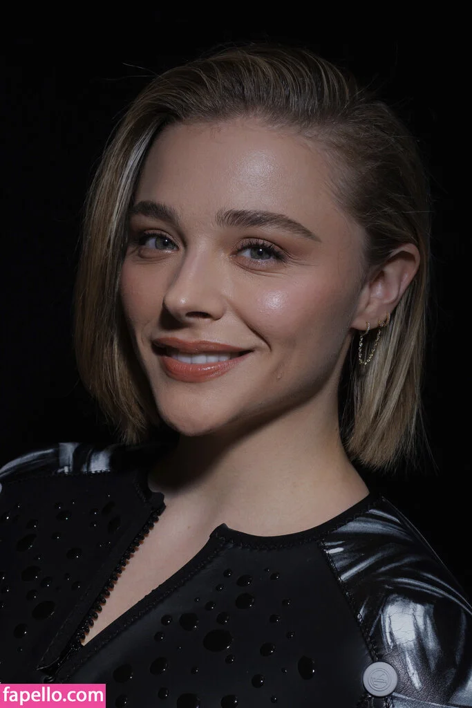 Chloë Grace Moretz Onlyfans Photo Gallery 