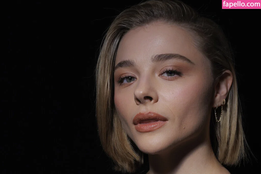 Chloë Grace Moretz Onlyfans Photo Gallery 
