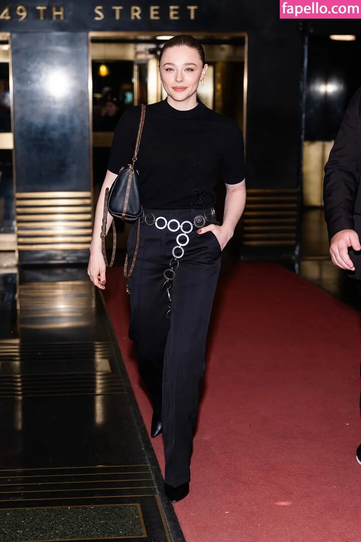 Chloë Grace Moretz Onlyfans Photo Gallery 