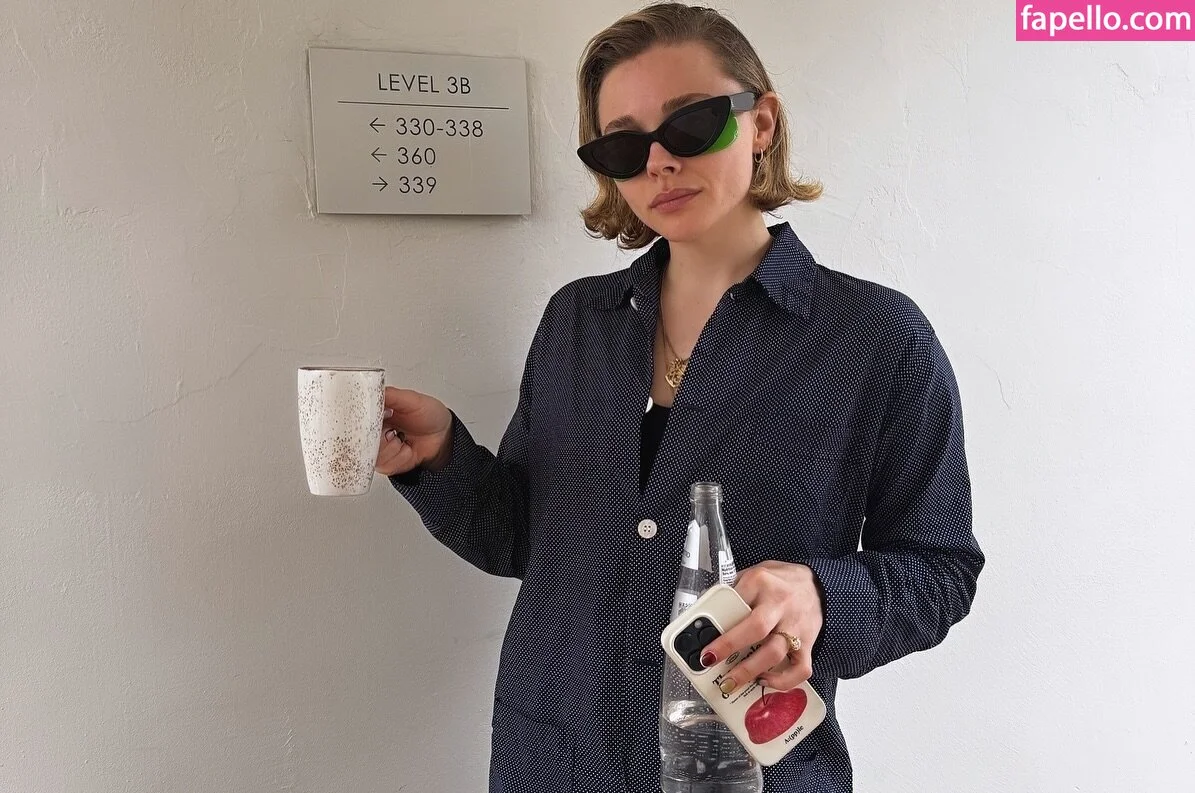 Chloë Grace Moretz Onlyfans Photo Gallery 