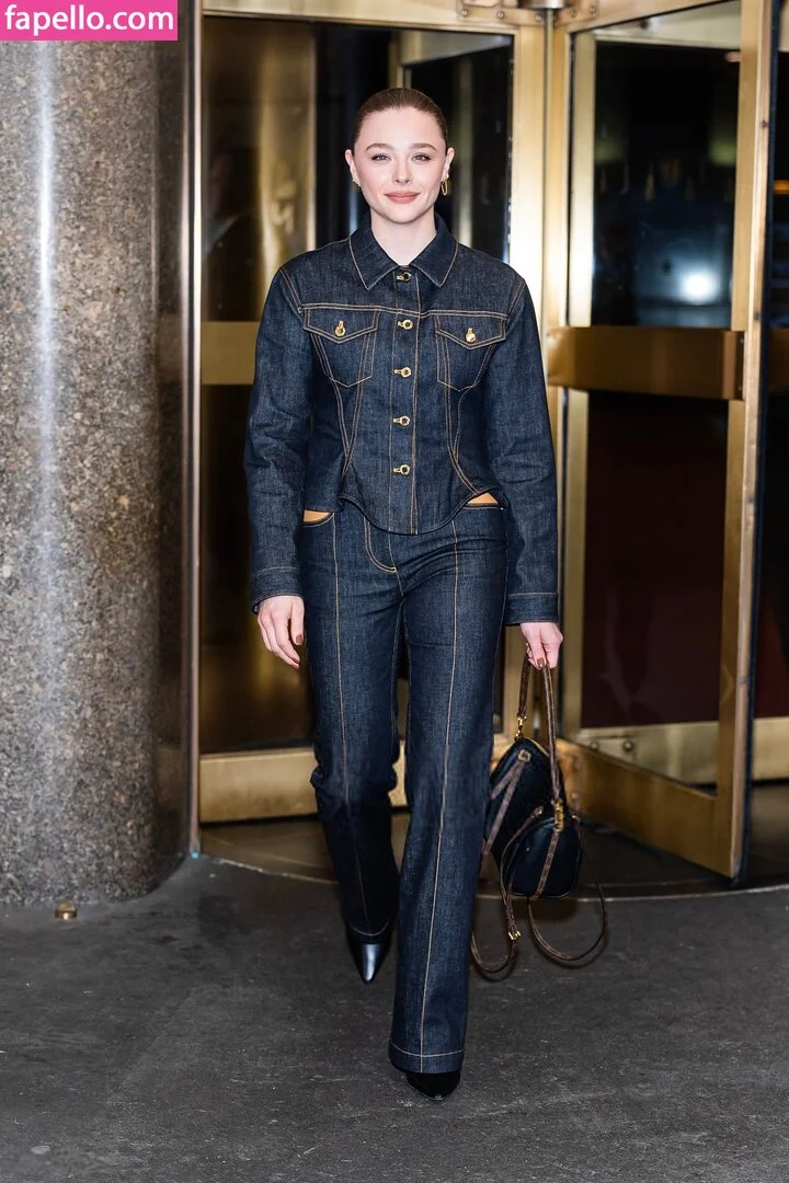 Chloë Grace Moretz Onlyfans Photo Gallery 