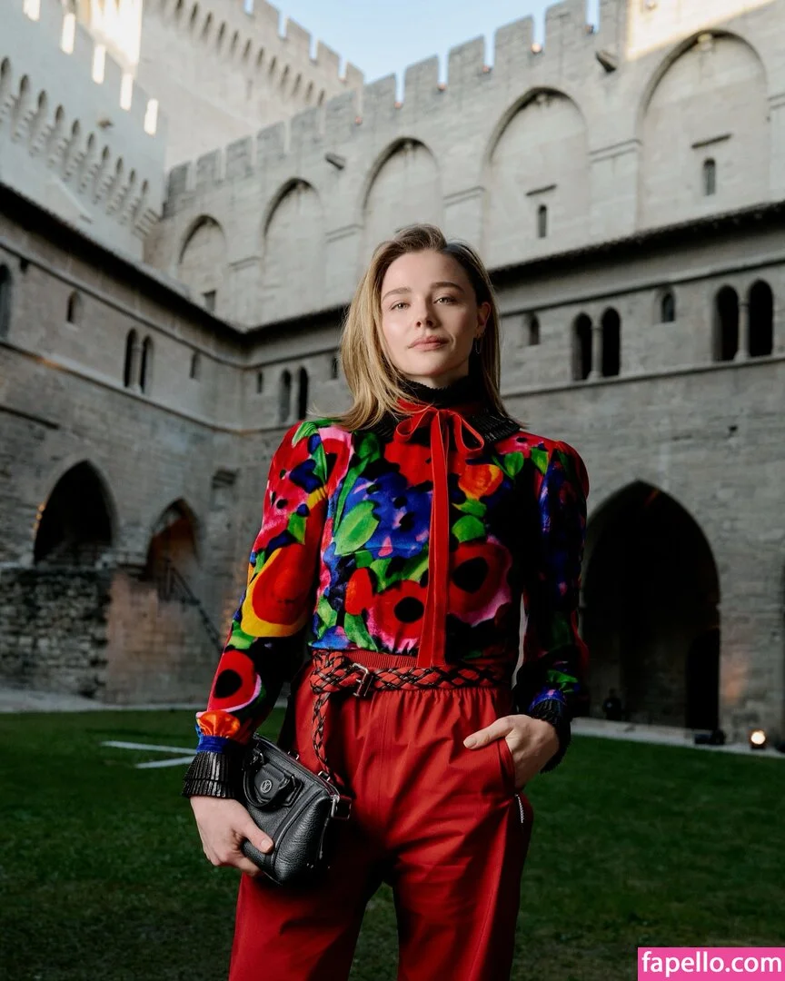 Chloë Grace Moretz Onlyfans Photo Gallery 