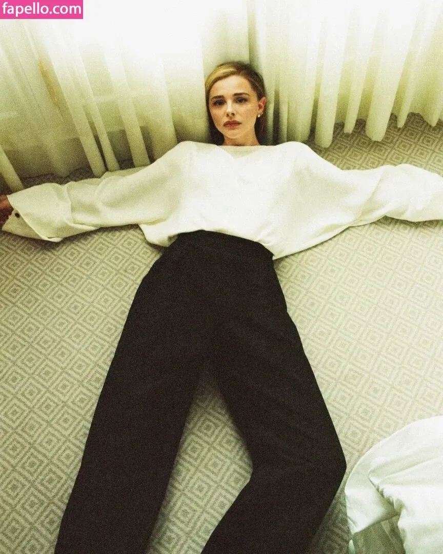 Chloë Grace Moretz Onlyfans Photo Gallery 