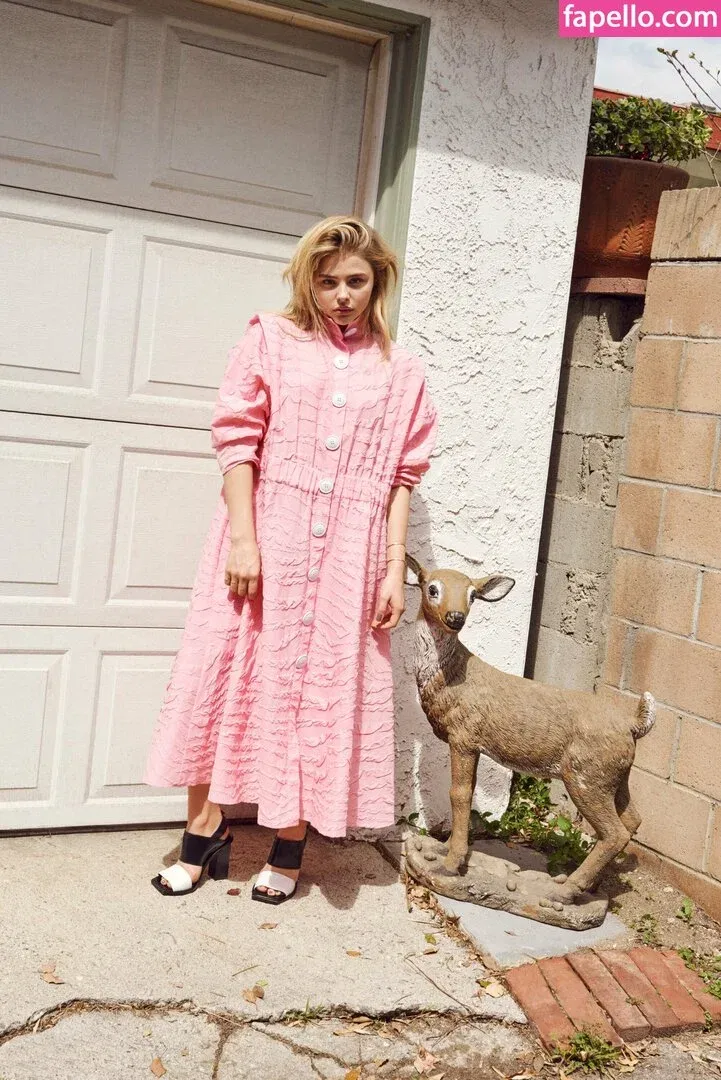 Chloë Grace Moretz Onlyfans Photo Gallery 
