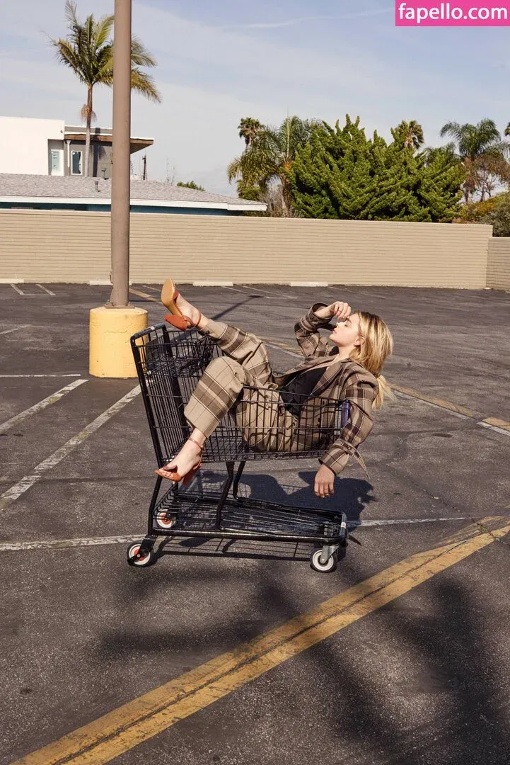 Chloë Grace Moretz Onlyfans Photo Gallery 