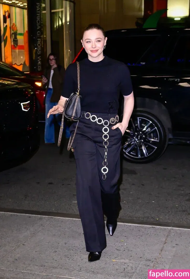 Chloë Grace Moretz Onlyfans Photo Gallery 