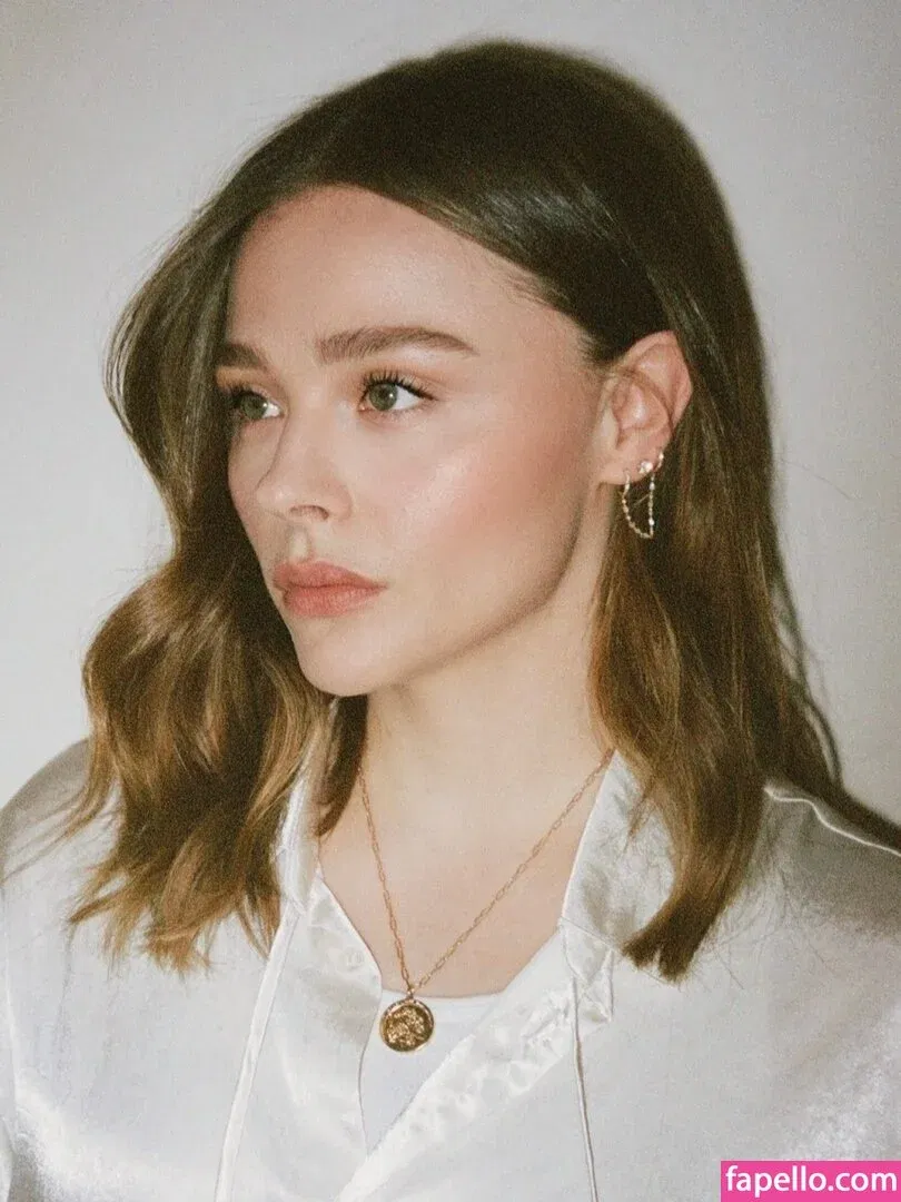 Chloë Grace Moretz Onlyfans Photo Gallery 