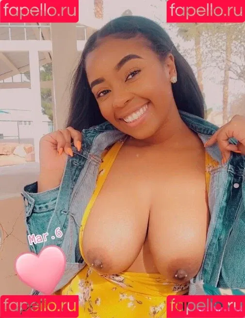 Tyra_Sparks Onlyfans Photo Gallery 