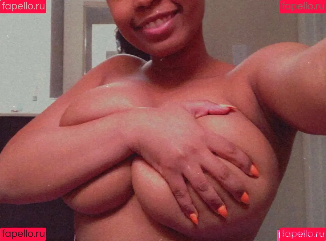 Tyra_Sparks Onlyfans Photo Gallery 