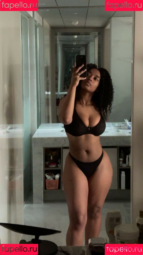 Tyra_Sparks Onlyfans Photo Gallery 