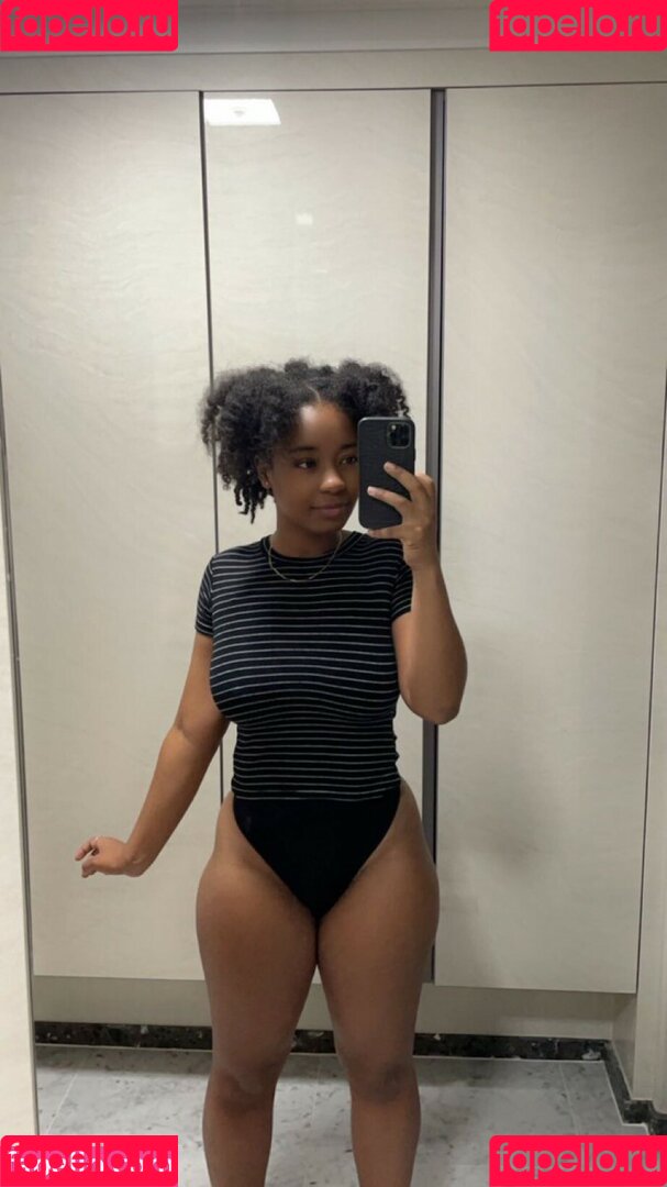 Tyra_Sparks Onlyfans Photo Gallery 