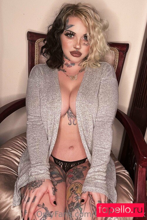 Baby Goth Onlyfans Photo Gallery 