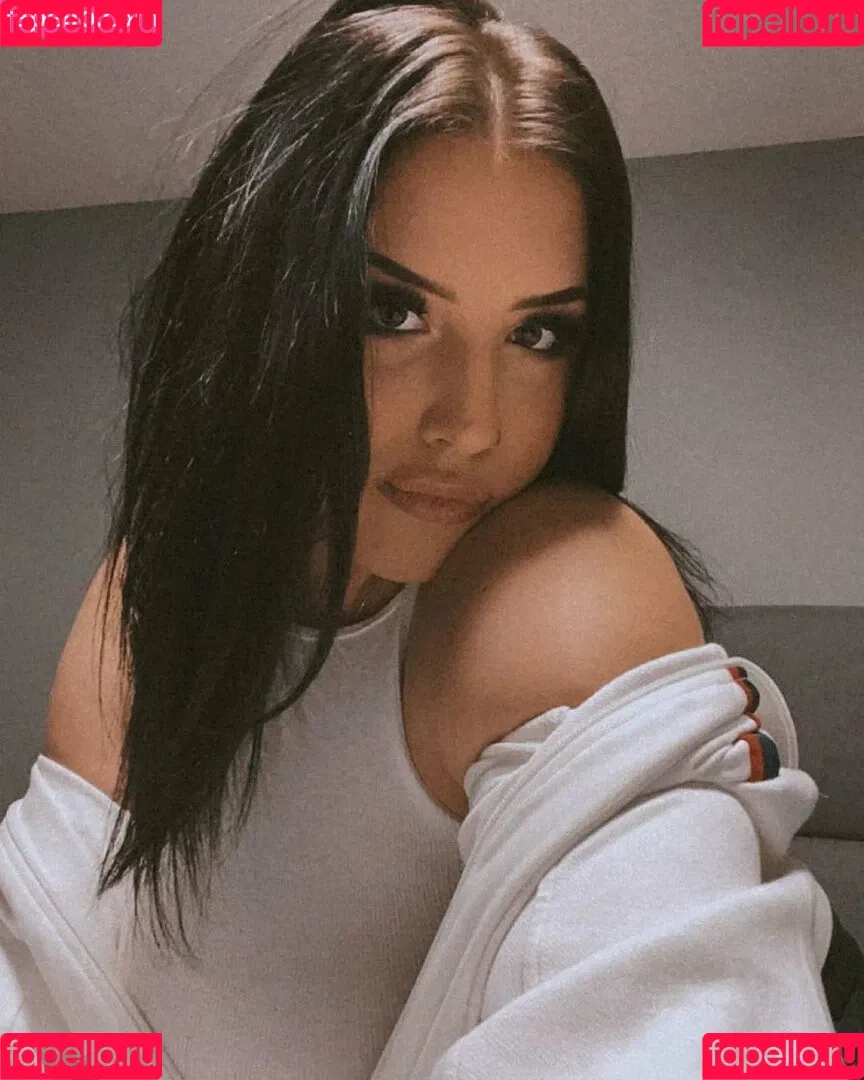 Isabelle Maltais Onlyfans Photo Gallery 