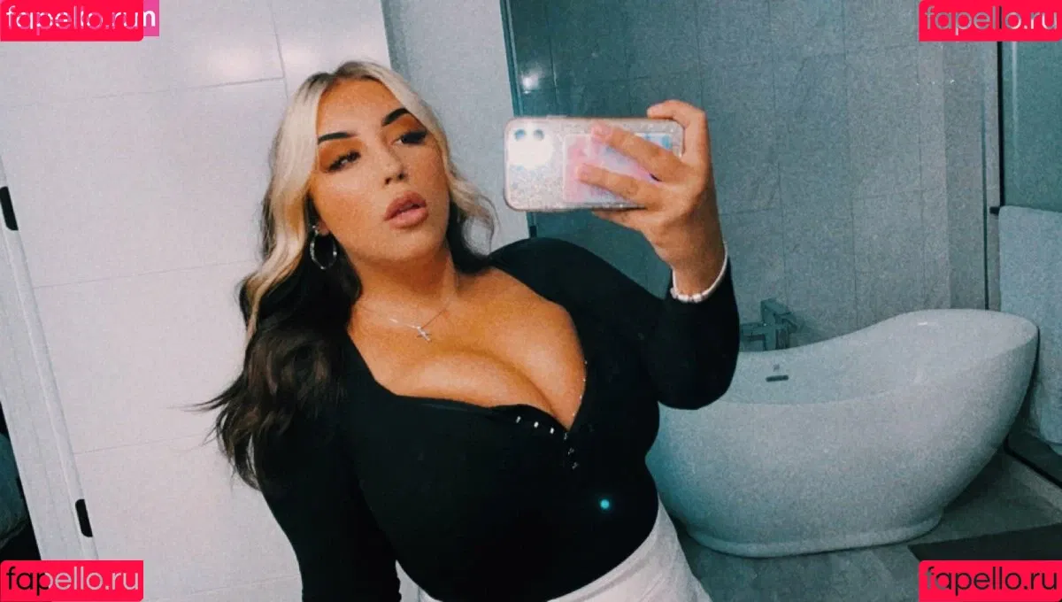 Isabelle Maltais Onlyfans Photo Gallery 