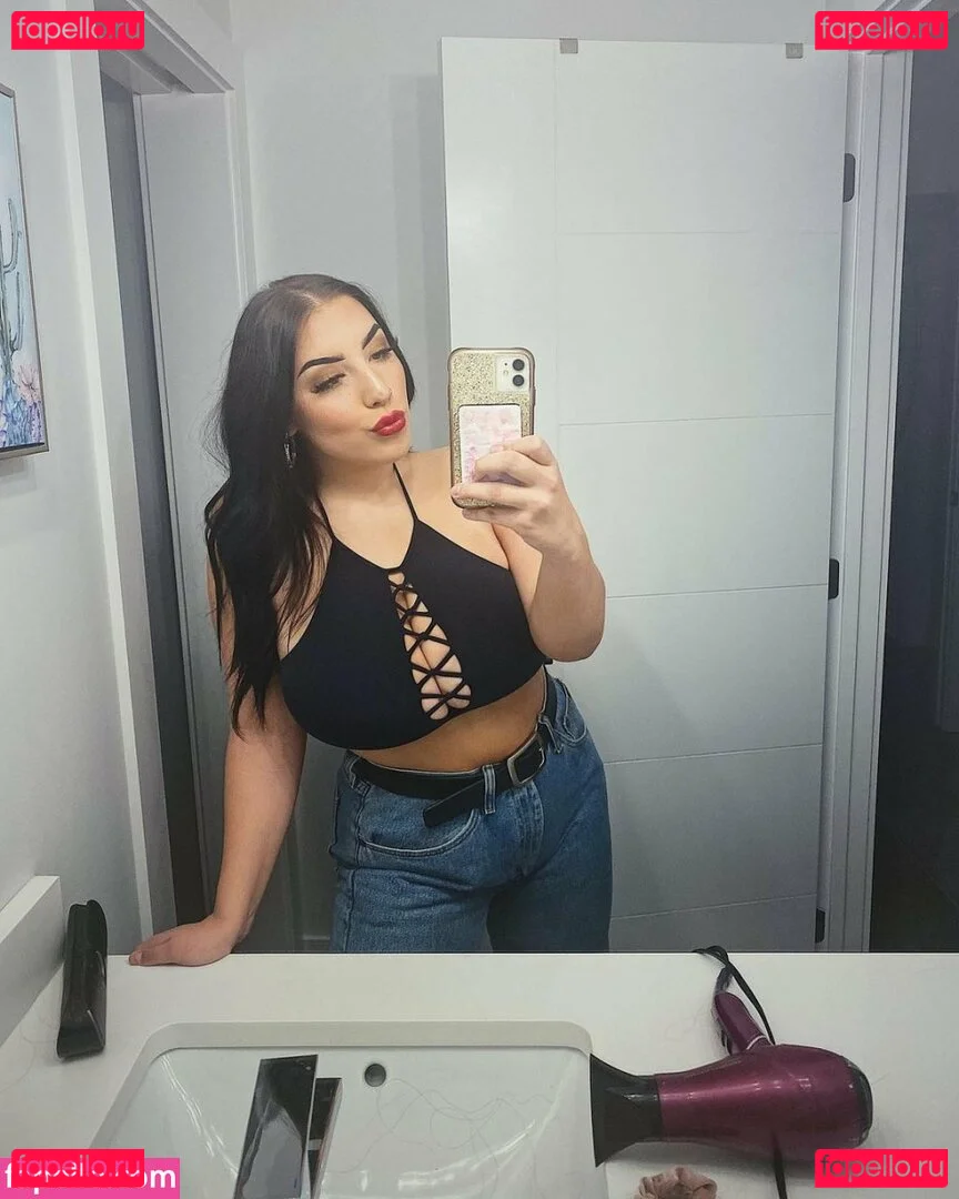 Isabelle Maltais Onlyfans Photo Gallery 