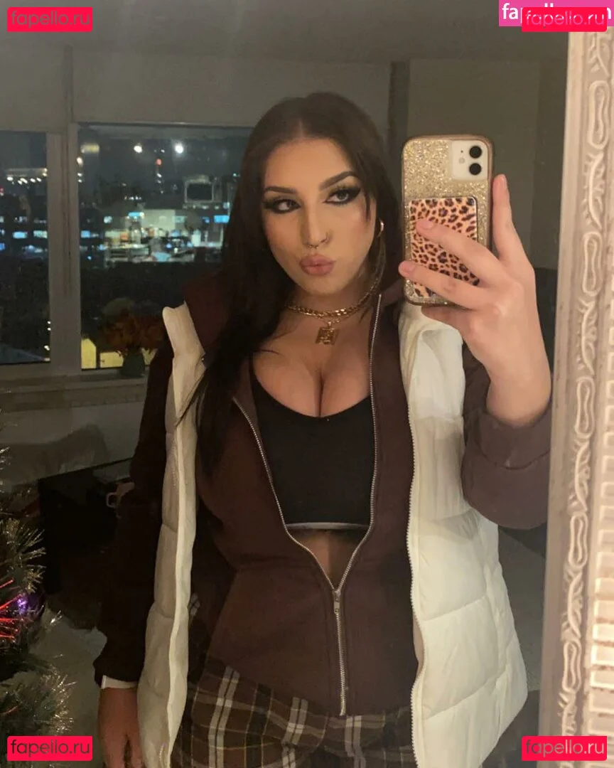 Isabelle Maltais Onlyfans Photo Gallery 