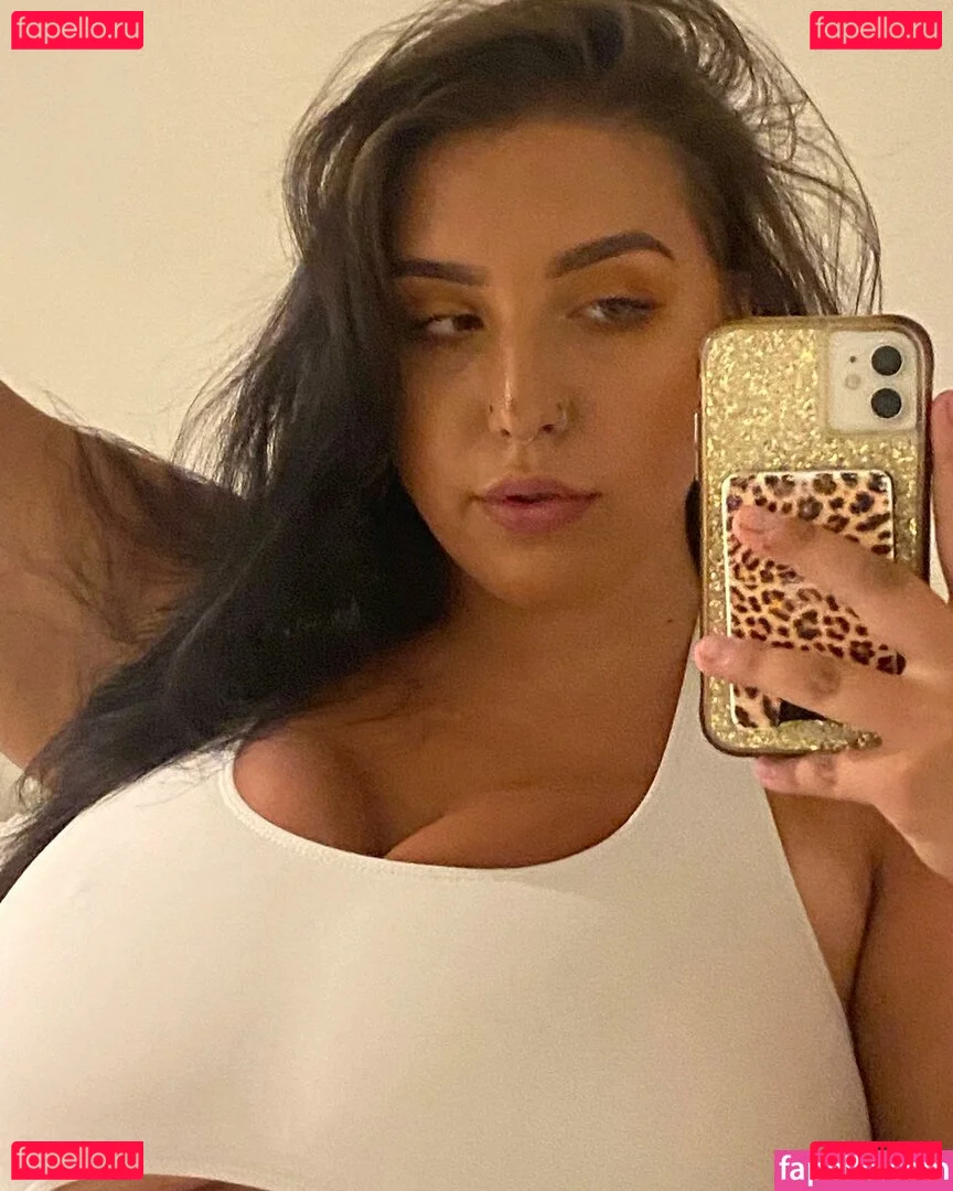 Isabelle Maltais Onlyfans Photo Gallery 