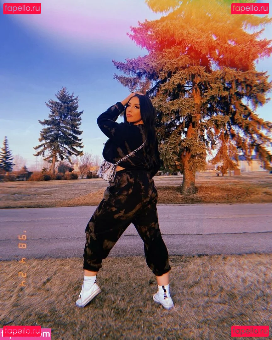 Isabelle Maltais Onlyfans Photo Gallery 