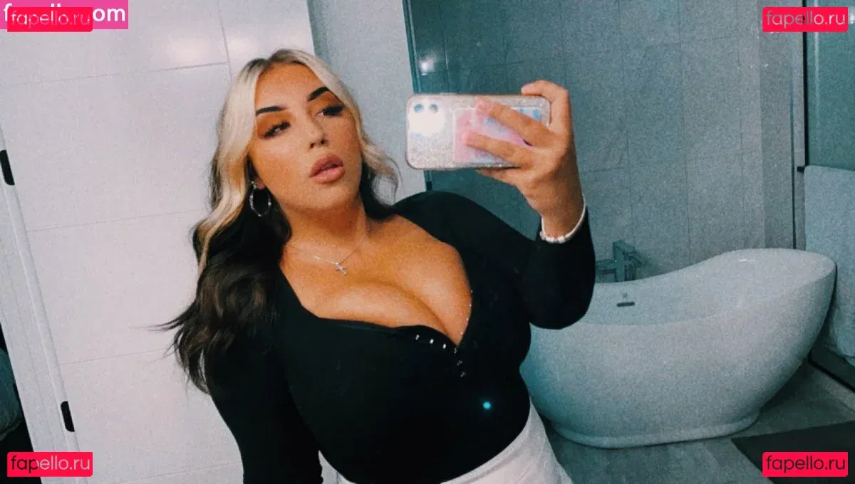 Isabelle Maltais Onlyfans Photo Gallery 