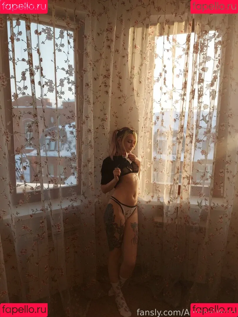 Amelie Weed Onlyfans Photo Gallery 