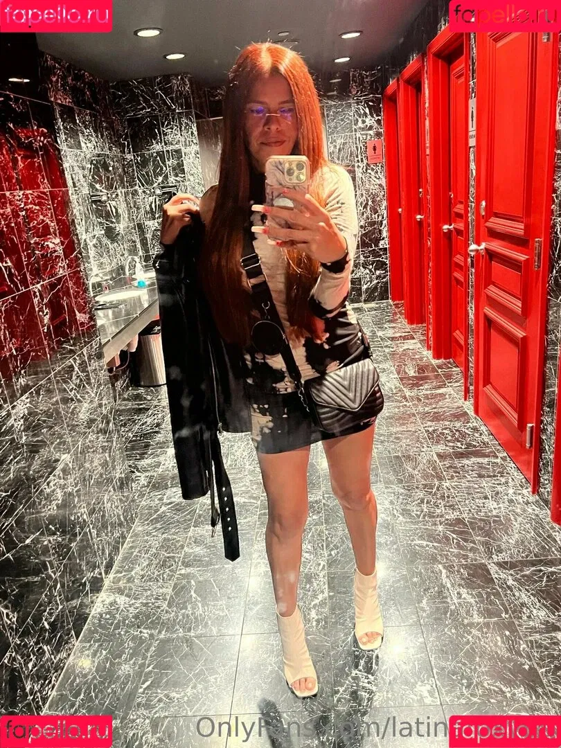 latinafoxy69 Onlyfans Photo Gallery 