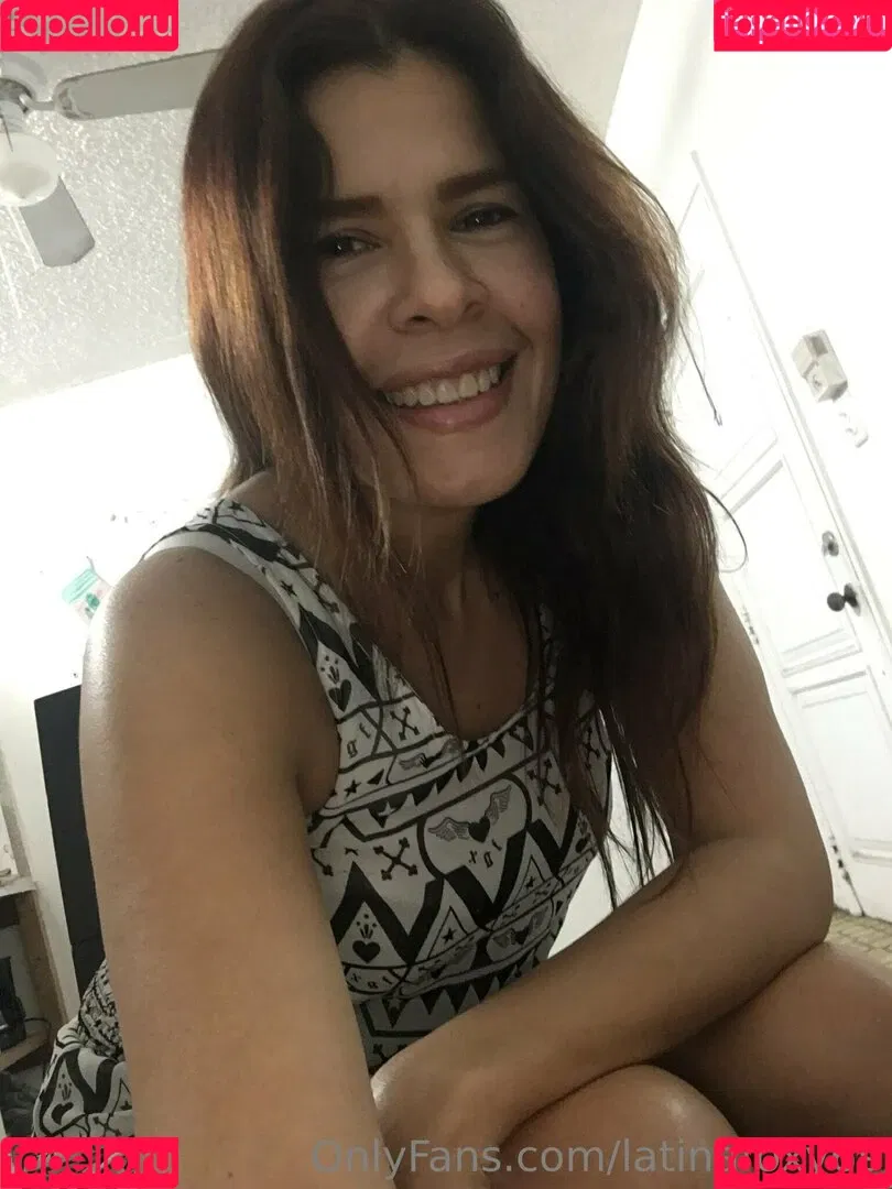 latinafoxy69 Onlyfans Photo Gallery 