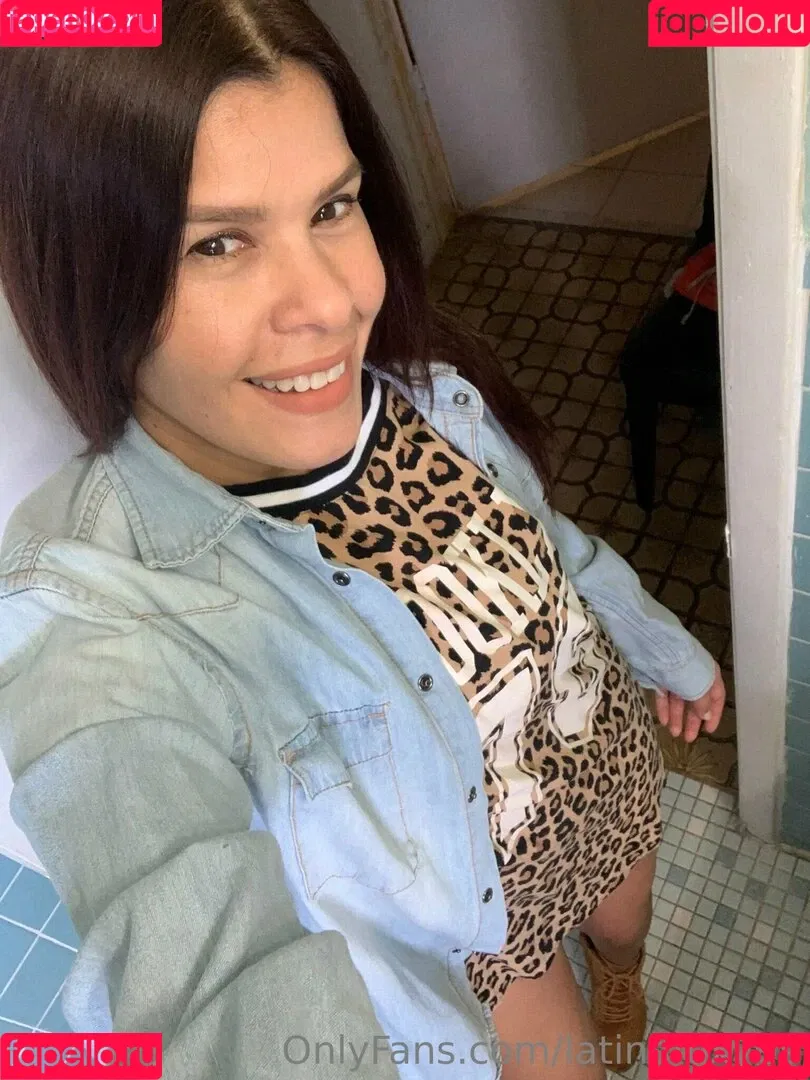 latinafoxy69 Onlyfans Photo Gallery 