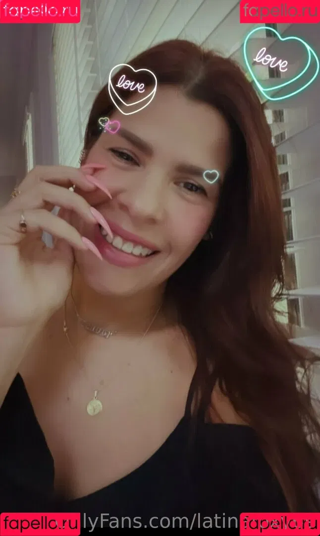 latinafoxy69 Onlyfans Photo Gallery 