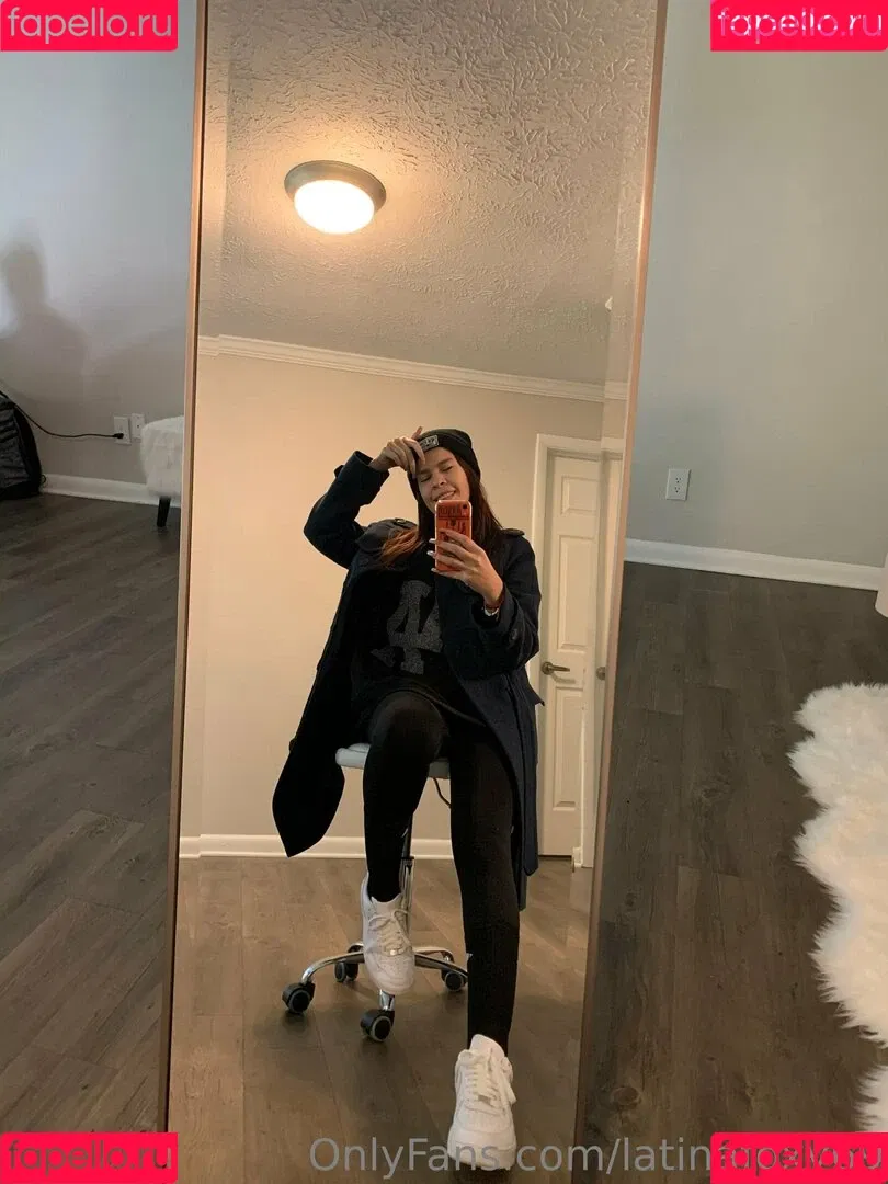 latinafoxy69 Onlyfans Photo Gallery 