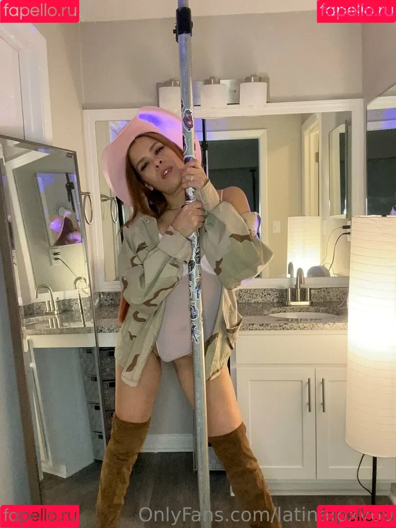 latinafoxy69 Onlyfans Photo Gallery 