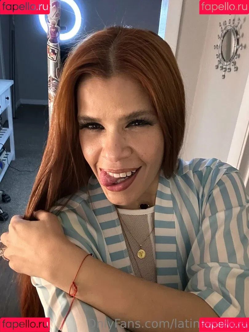 latinafoxy69 Onlyfans Photo Gallery 
