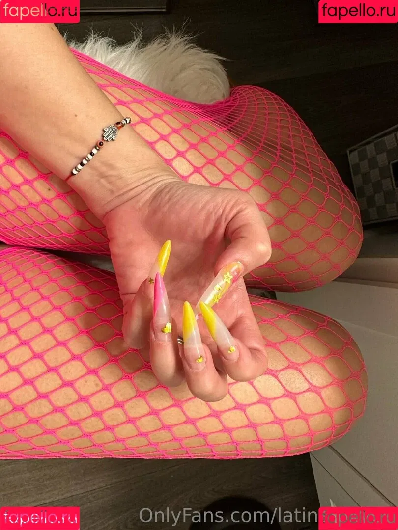 latinafoxy69 Onlyfans Photo Gallery 
