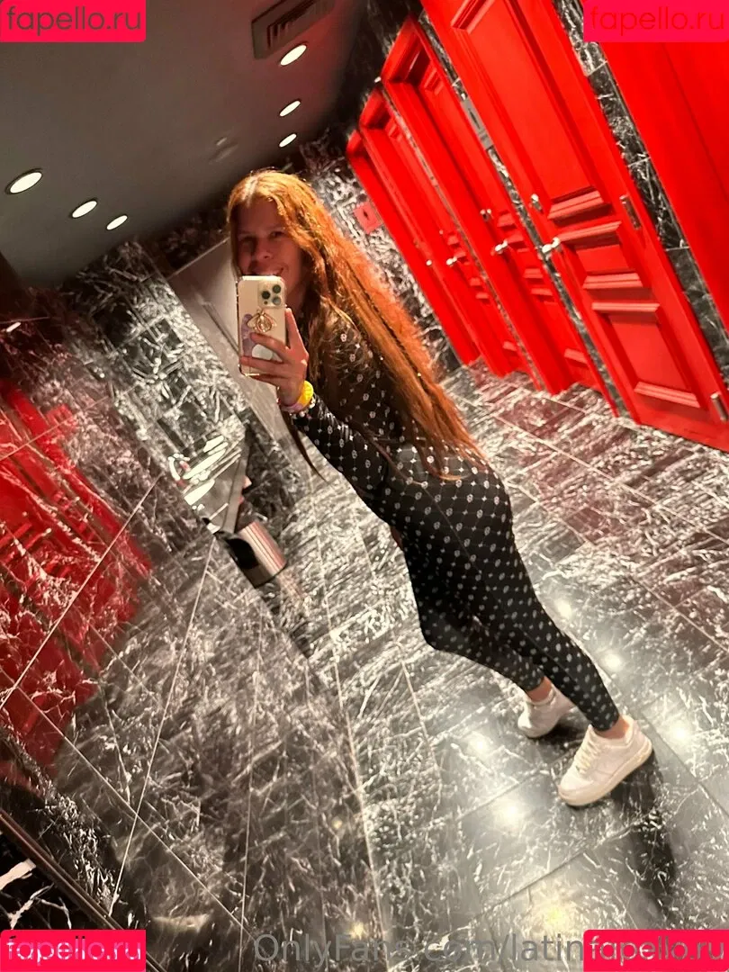 latinafoxy69 Onlyfans Photo Gallery 