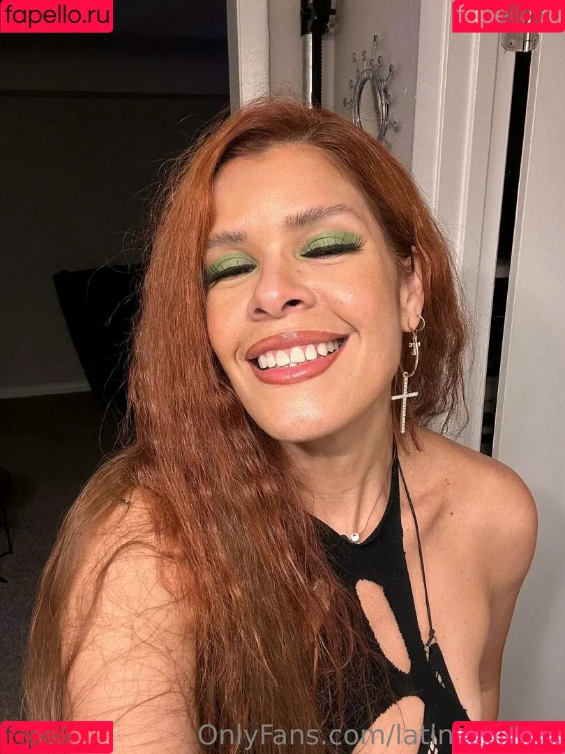 latinafoxy69 Onlyfans Photo Gallery 
