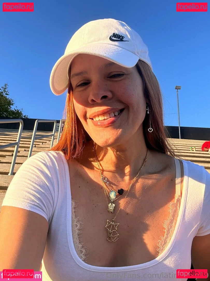 latinafoxy69 Onlyfans Photo Gallery 