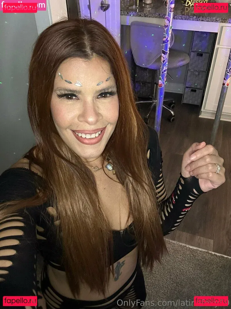 latinafoxy69 Onlyfans Photo Gallery 