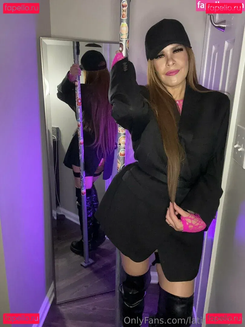 latinafoxy69 Onlyfans Photo Gallery 