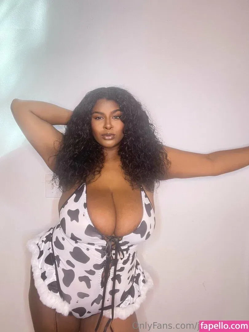 justomifree Onlyfans Photo Gallery 