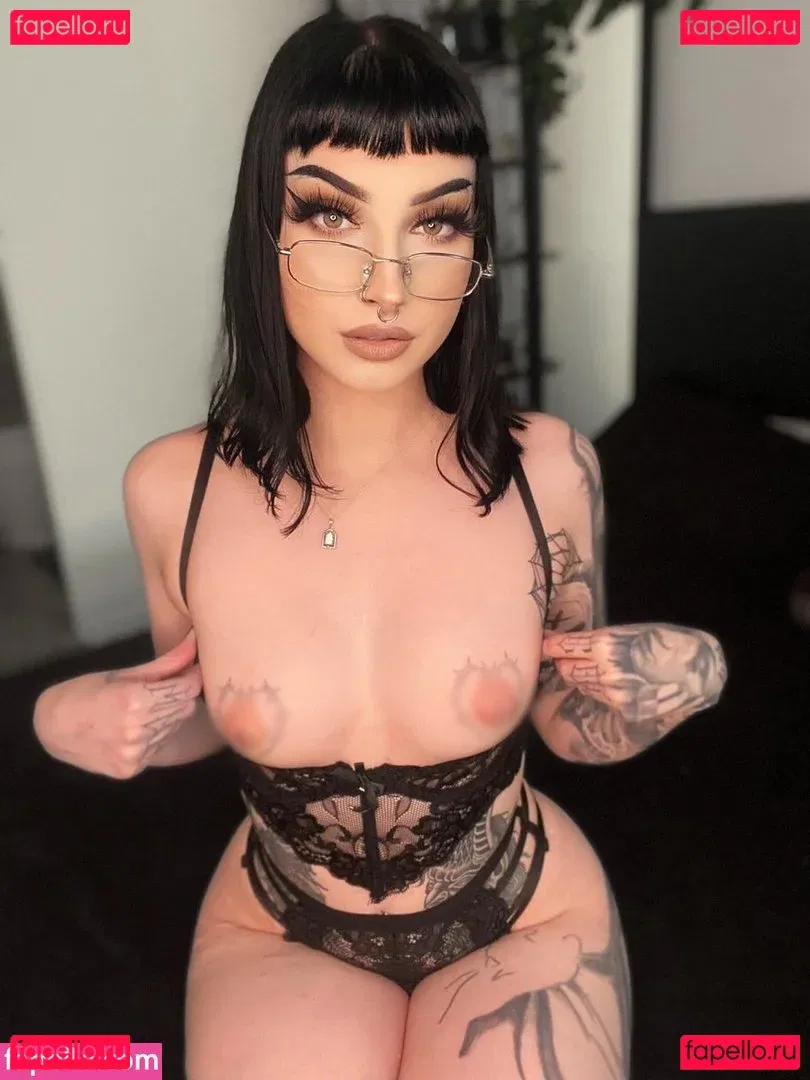 ophelia.xx Onlyfans Photo Gallery 