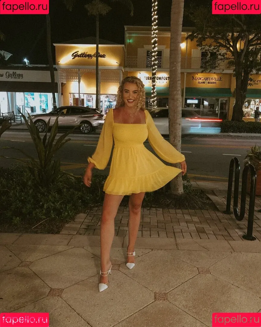 Caroline Wall Onlyfans Photo Gallery 