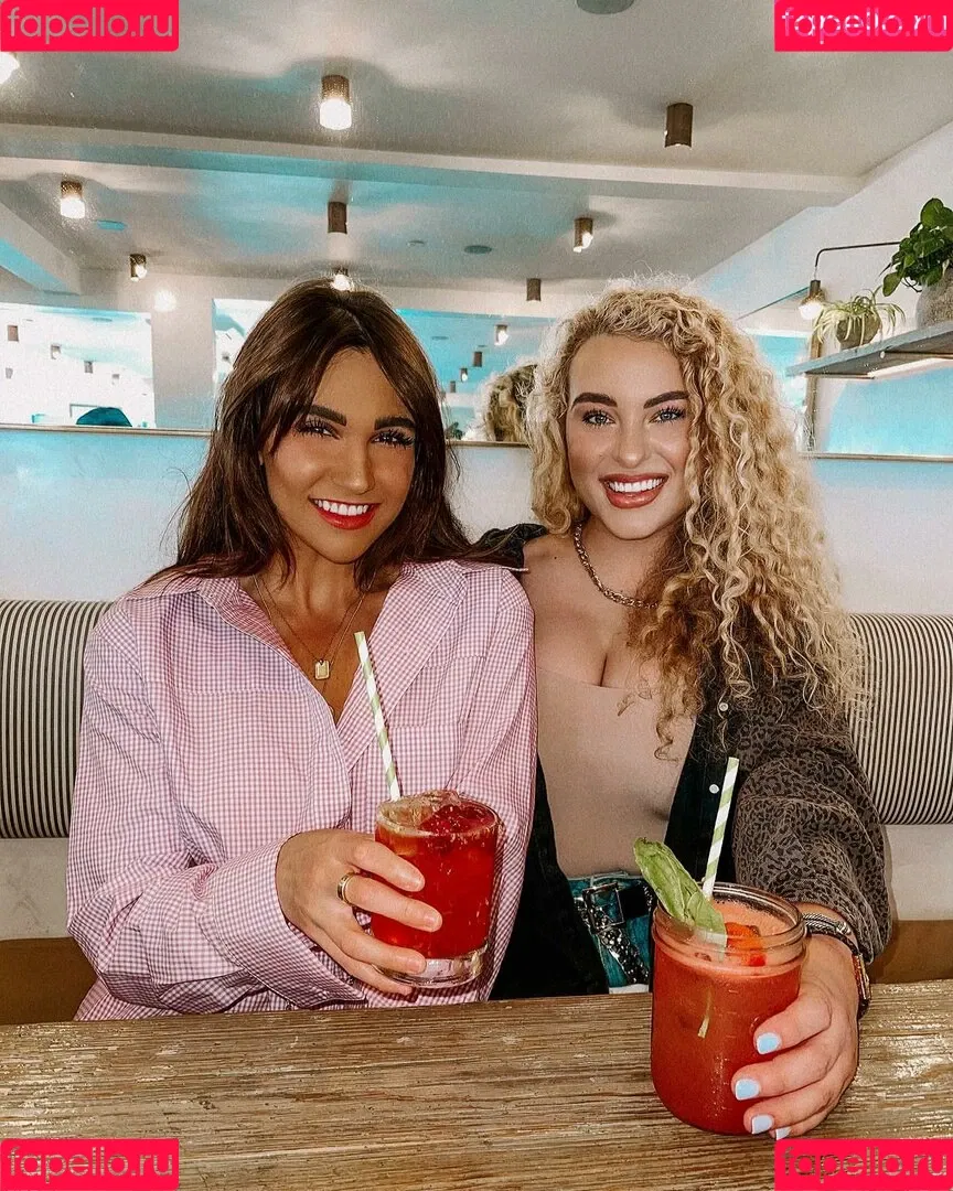Caroline Wall Onlyfans Photo Gallery 