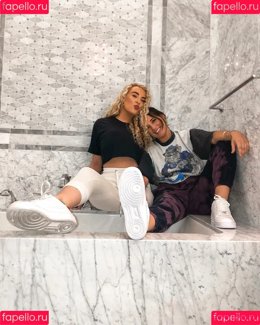 Caroline Wall Onlyfans Photo Gallery 