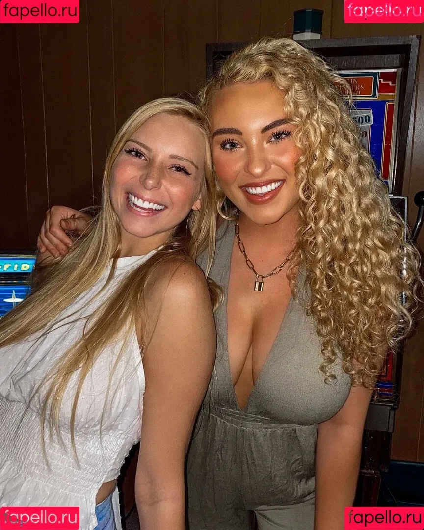 Caroline Wall Onlyfans Photo Gallery 