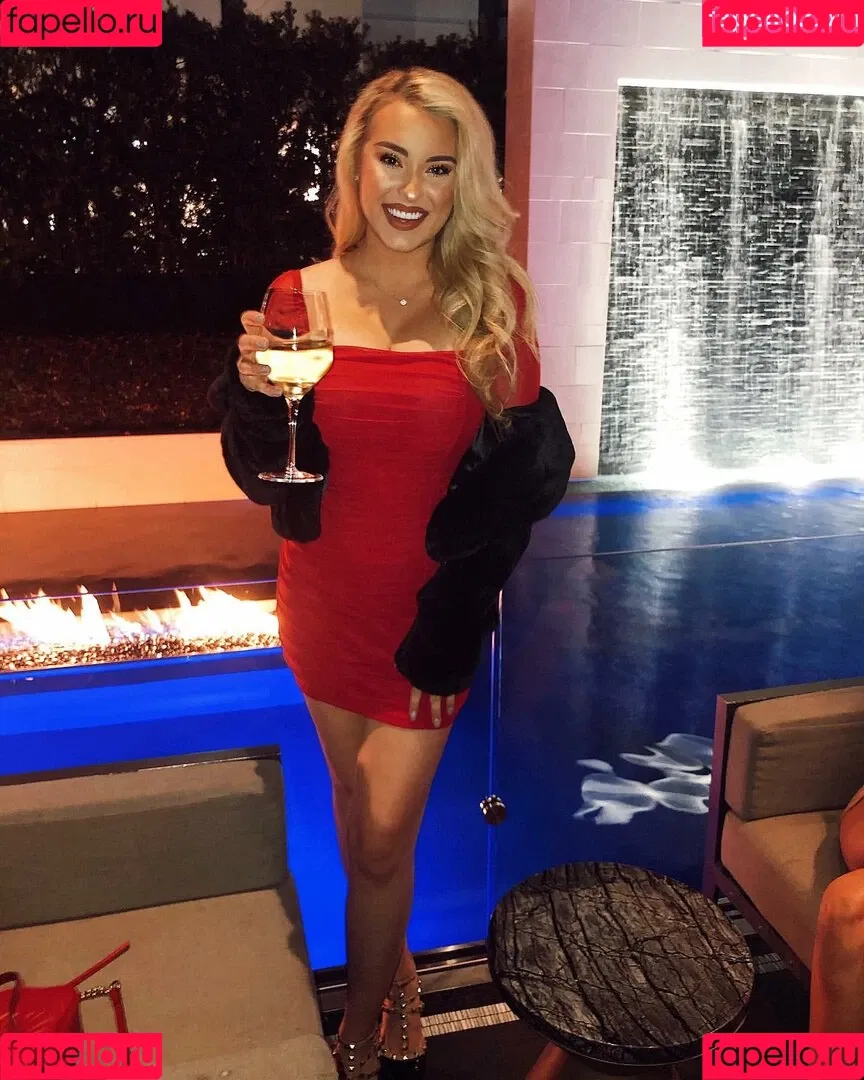 Caroline Wall Onlyfans Photo Gallery 