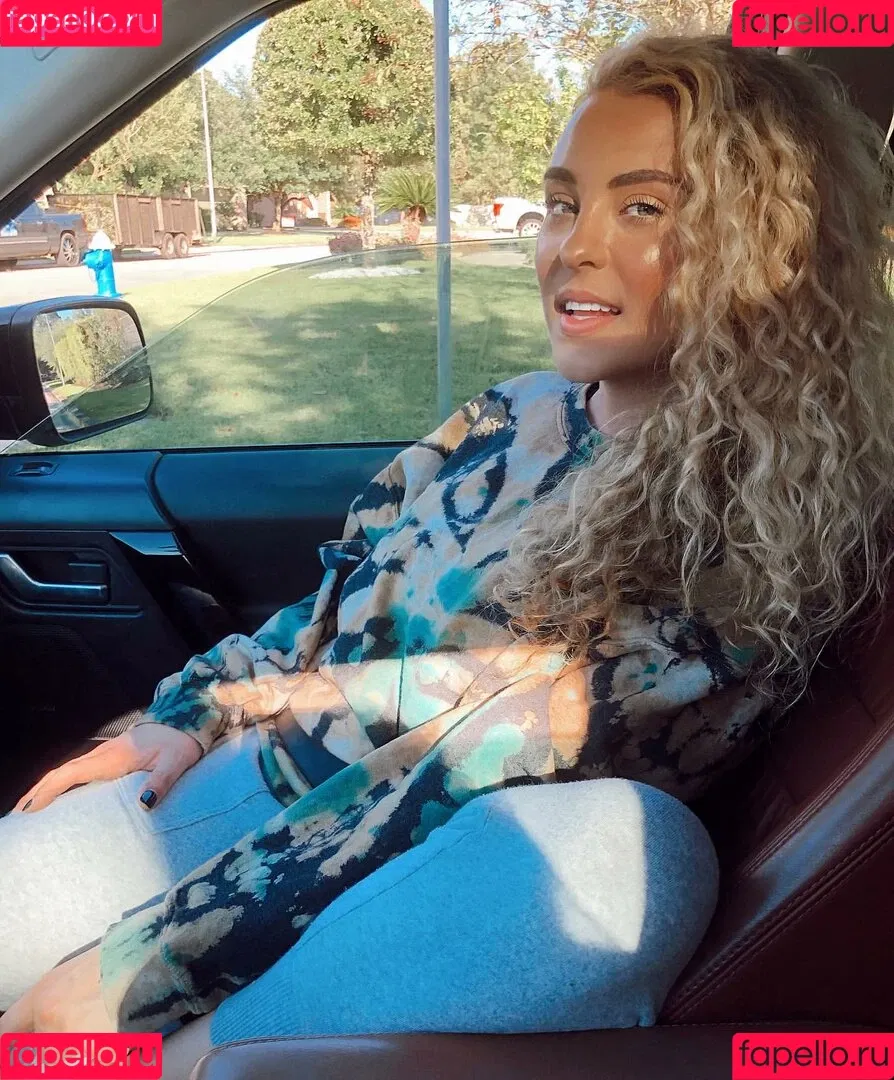 Caroline Wall Onlyfans Photo Gallery 