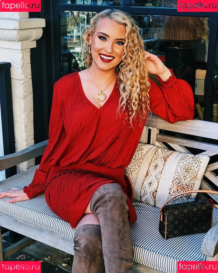 Caroline Wall Onlyfans Photo Gallery 