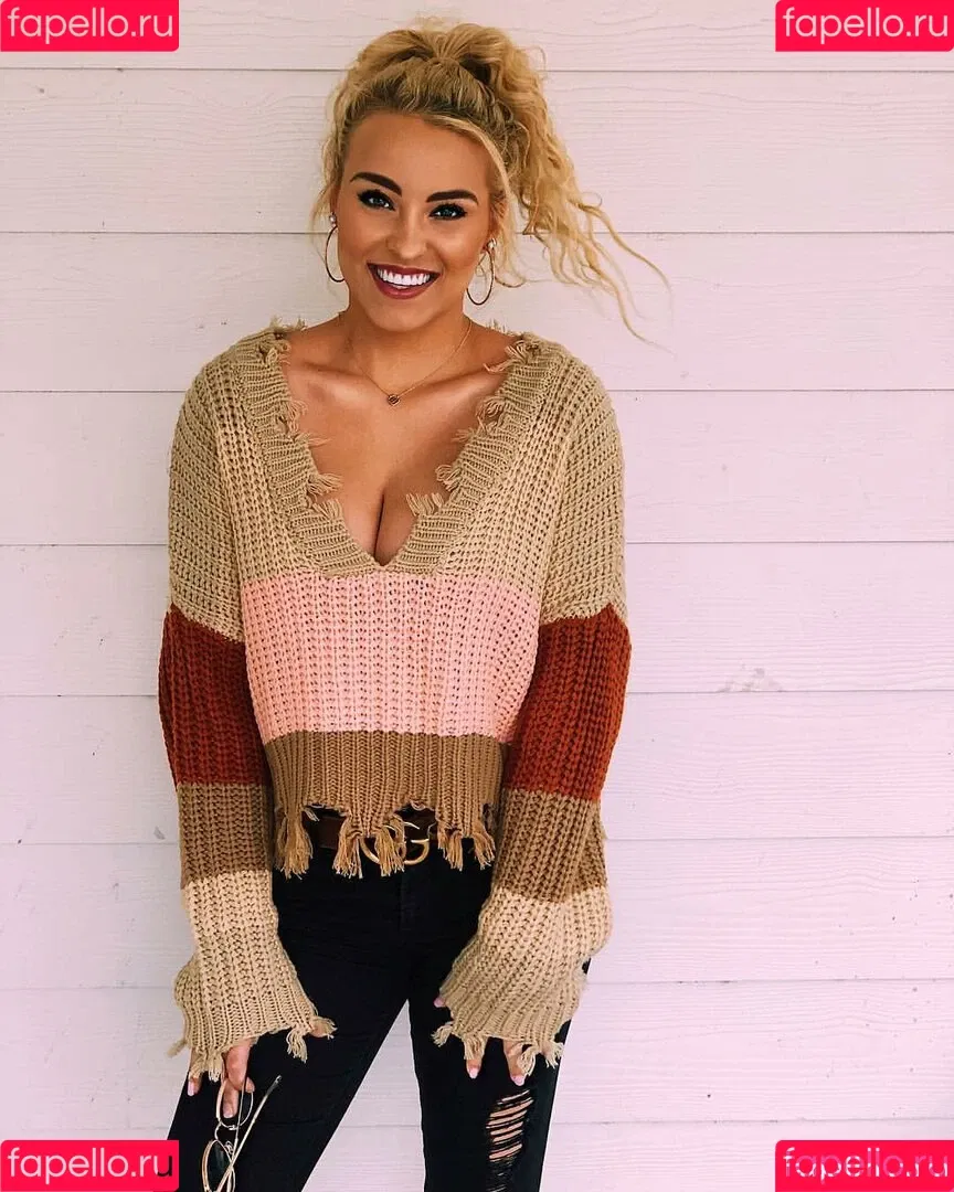 Caroline Wall Onlyfans Photo Gallery 