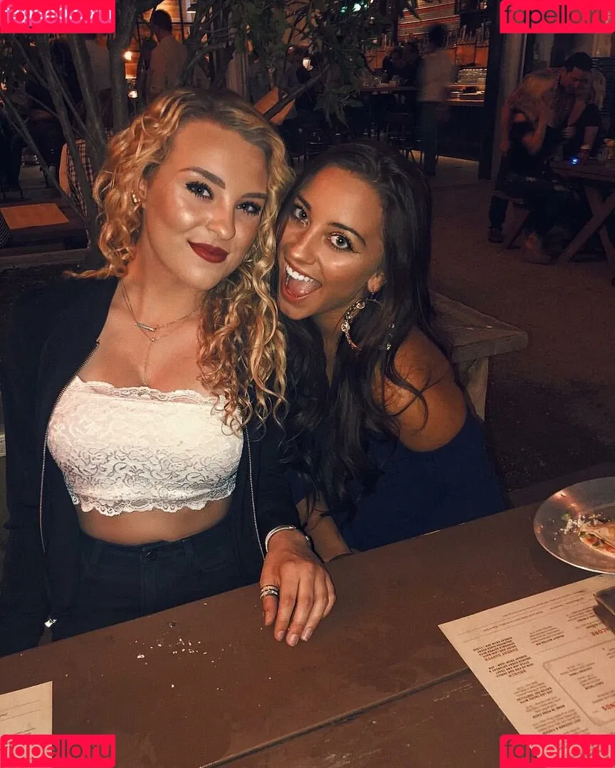 Caroline Wall Onlyfans Photo Gallery 