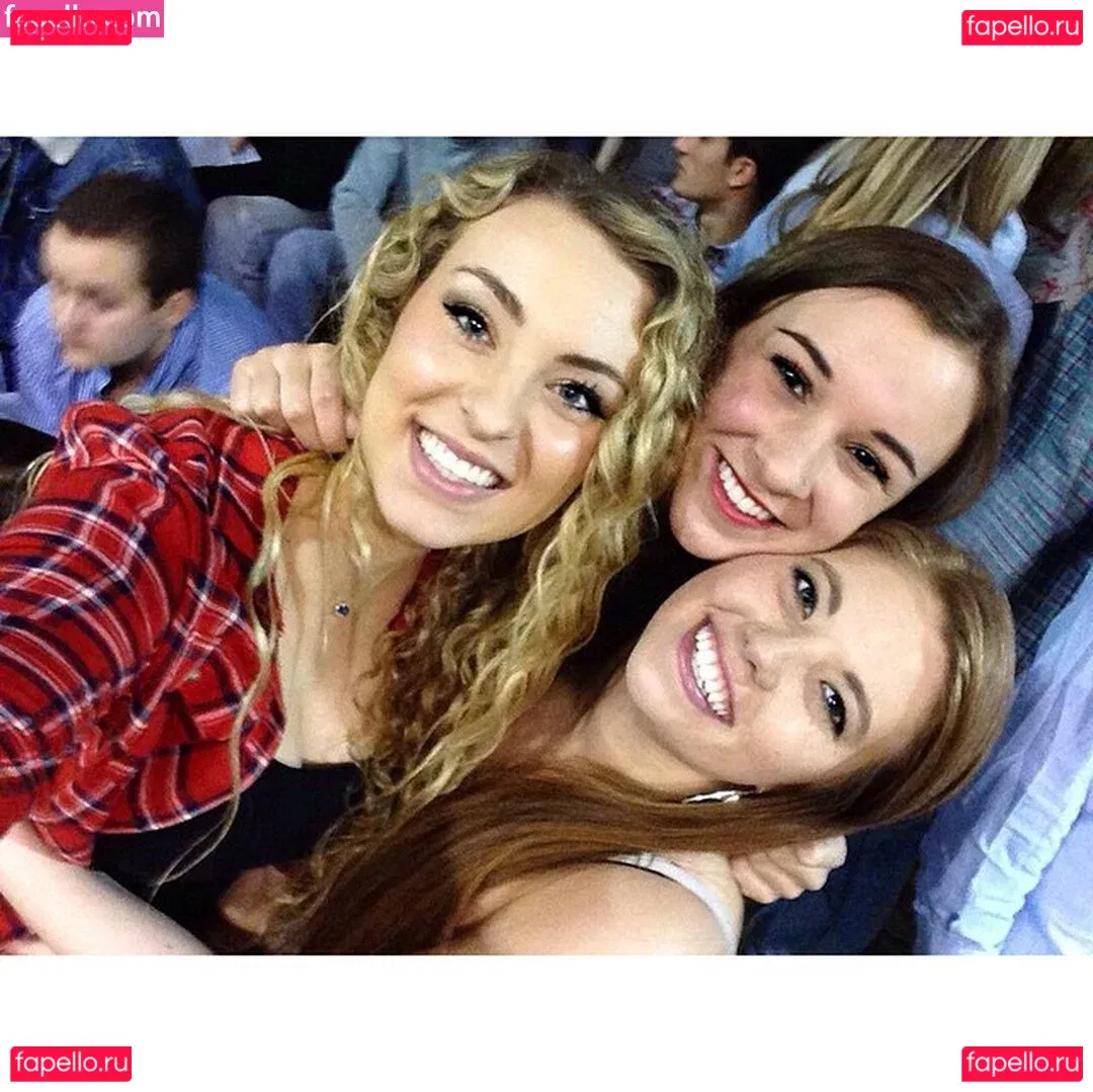 Caroline Wall Onlyfans Photo Gallery 